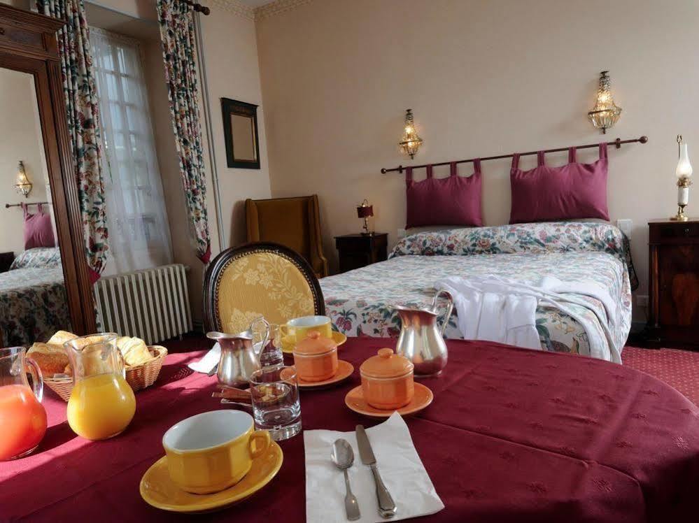 Logis La Gamade Hotel Donzenac Exterior photo