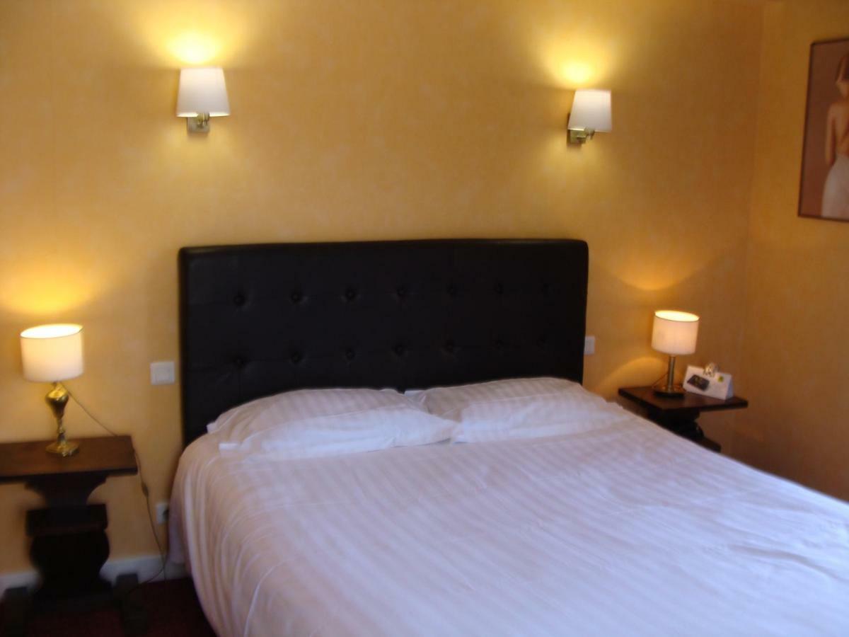 Logis La Gamade Hotel Donzenac Exterior photo