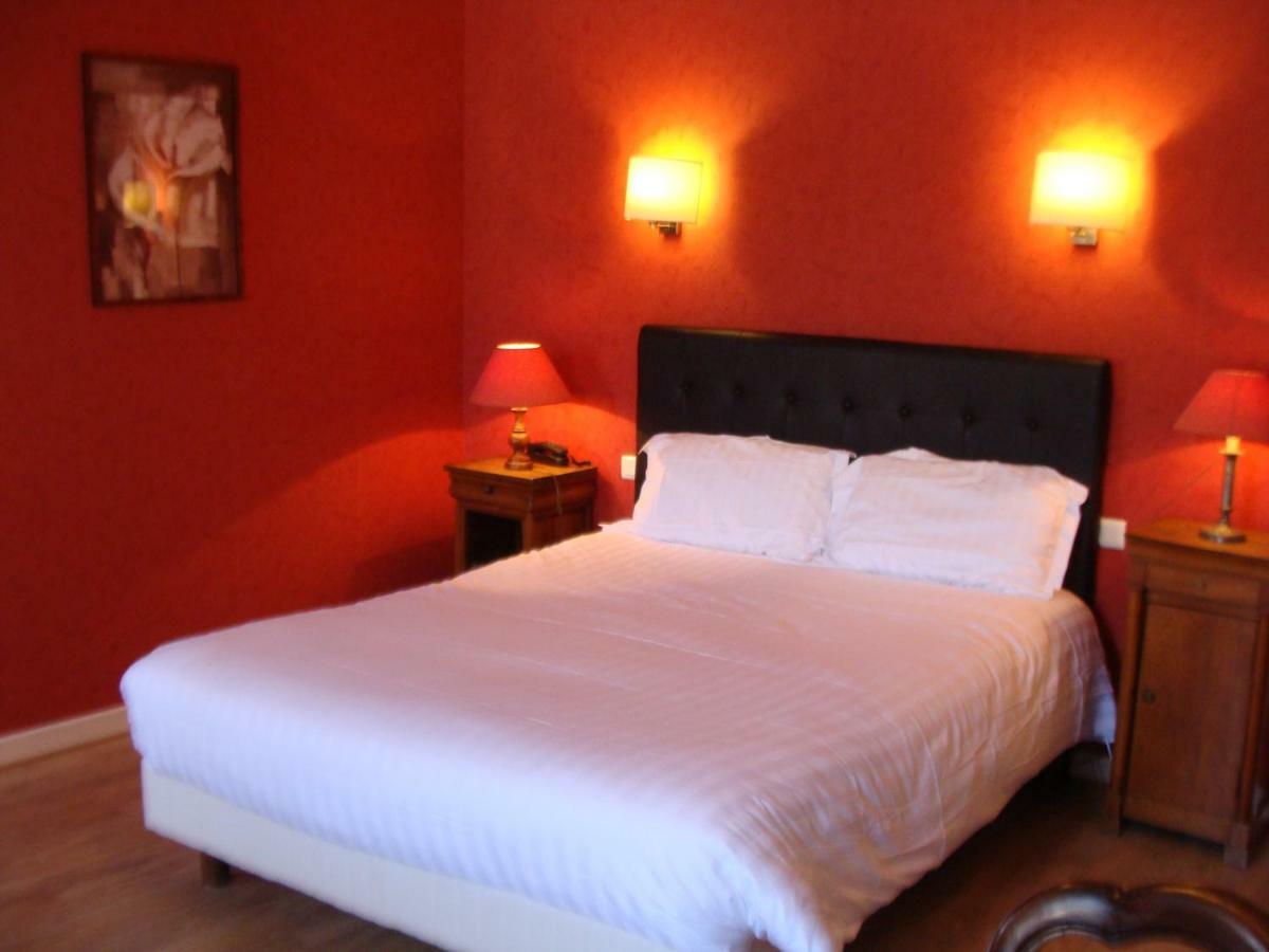 Logis La Gamade Hotel Donzenac Exterior photo