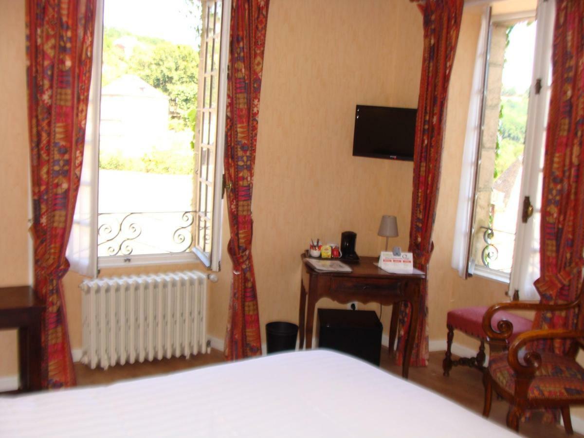 Logis La Gamade Hotel Donzenac Exterior photo