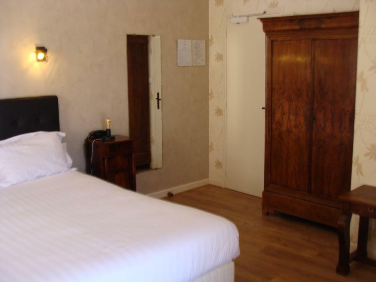 Logis La Gamade Hotel Donzenac Exterior photo