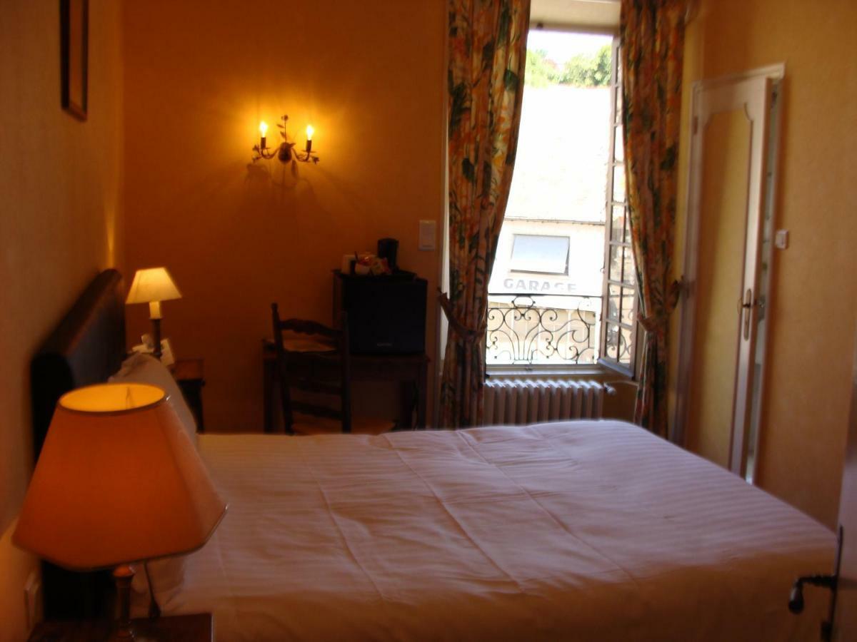 Logis La Gamade Hotel Donzenac Exterior photo